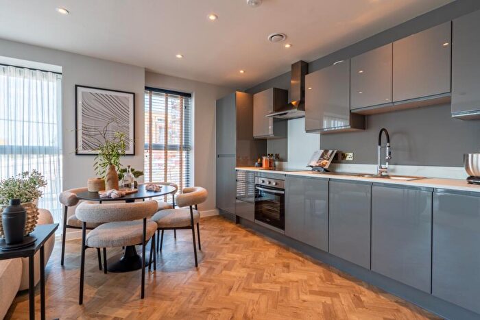 2 Bedroom Apartment For Sale In Cable Wharf, Gravesend, Kent, DA11