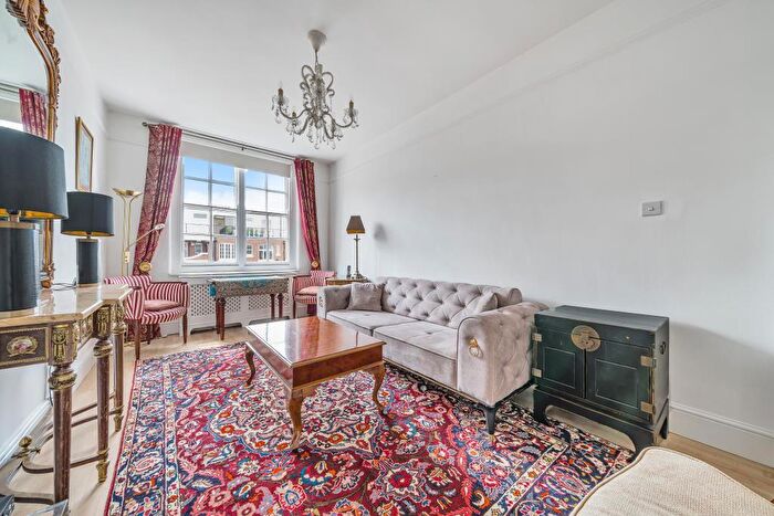 1 Bedroom Apartment To Rent In Grove End Road, St. Johns Wood, NW8