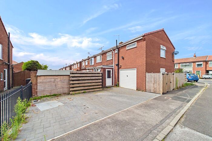4 Bedroom Semi-Detached House For Sale In Highthorn Road, York, YO31