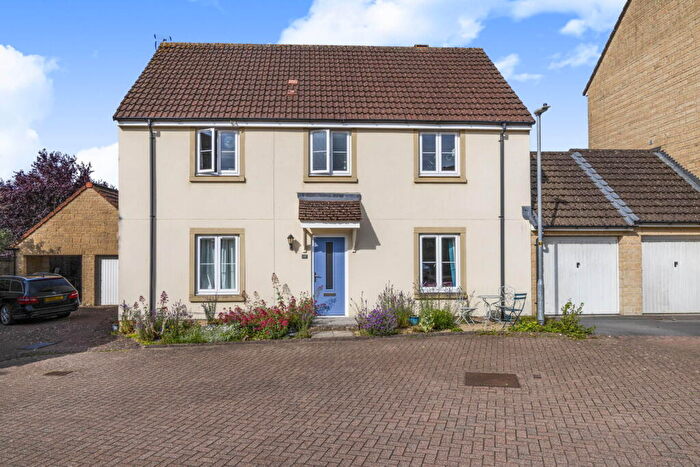 4 Bedroom Link Detached House For Sale In Bluebell Mead, Corsham, SN13