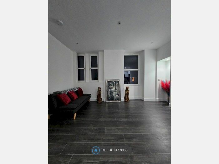 2 Bedroom Flat To Rent In Ratcliffe Terrace, Edinburgh, EH9