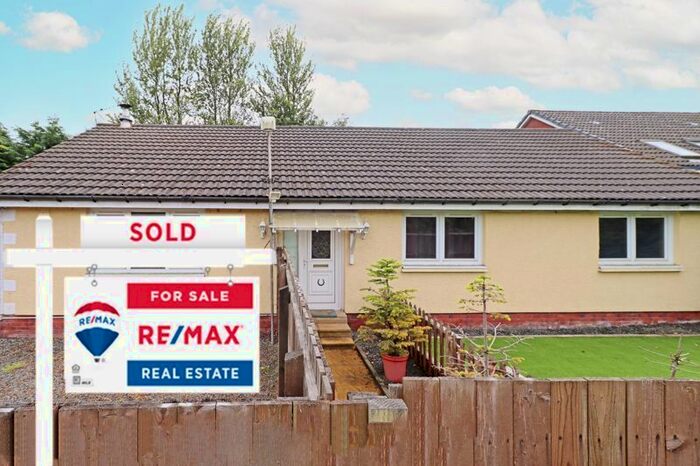 3 Bedroom Cottage For Sale In Llynallan Road, Harthill, ML7