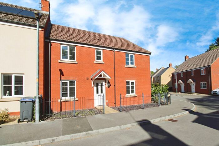 3 Bedroom Terraced House For Sale In Cossor Road, Pewsey, SN9