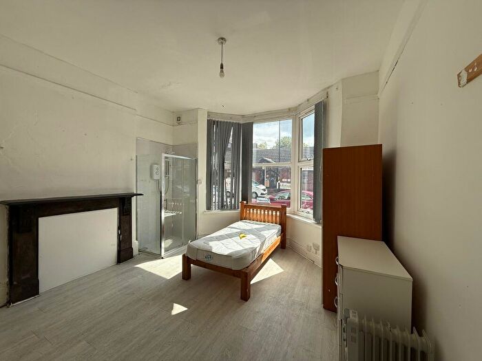 Studio To Rent In City Road, Birmingham, B16