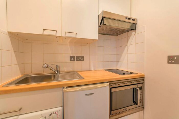 Studio To Rent In Kilburn Park Road, Maida Vale, London, NW6