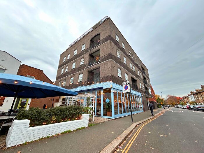1 Bedroom Flat For Sale In Flat, The Windmill, Chiswick High Road, Chiswick, London, W4