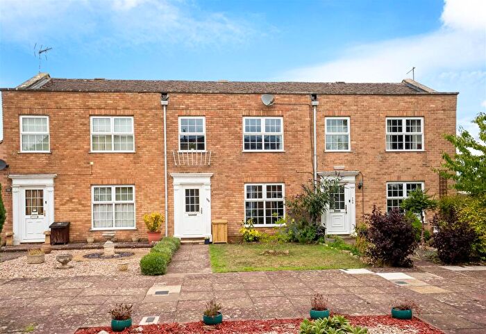 3 Bedroom Terraced House For Sale In Fosseway Avenue, Moreton-in-Marsh, GL56