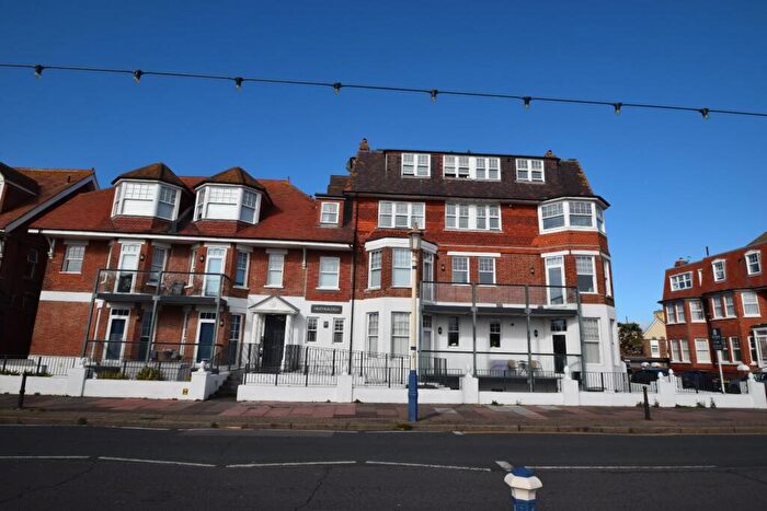 2 Bedroom Flat To Rent In Royal Parade, Seafront, Eastbourne, BN22