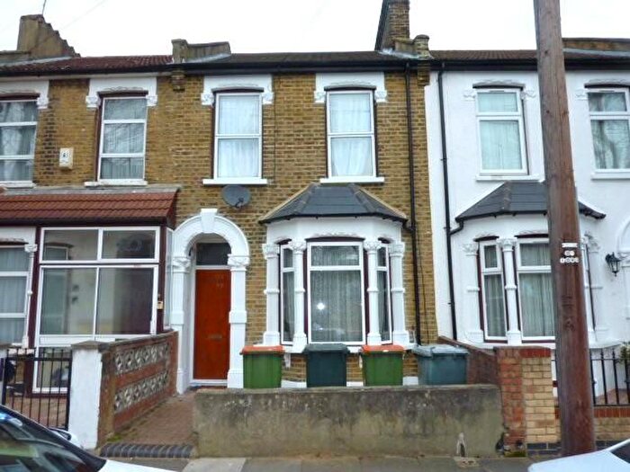 2 Bedroom Flat To Rent In St Georges Square, Forest Gate, E7