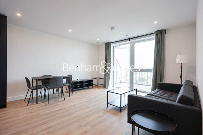 2 Bedroom Flat To Rent In Beresford Avenue, Wembley, HA0