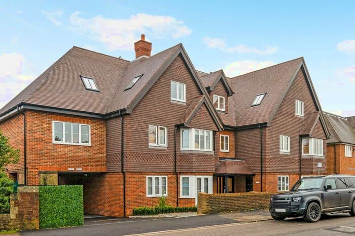 2 Bedroom Flat To Rent In Yorke Road Reigate, RH2