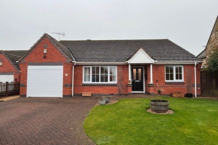 3 Bedroom Detached Bungalow To Rent In Kirby Close, Chesterfield, S41