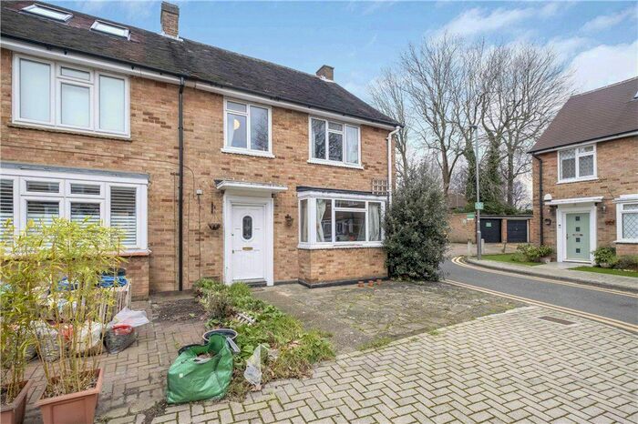 3 Bedroom Detached House To Rent In Buttermere Drive, Putney SW15