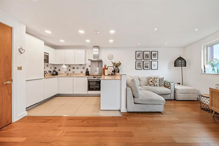 2 Bedroom Flat To Rent In Centrus Apartments, Putney, SW15