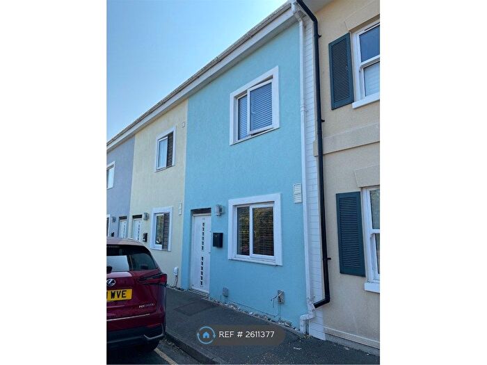 2 Bedroom Terraced House To Rent In Station Road, Worthing, BN11