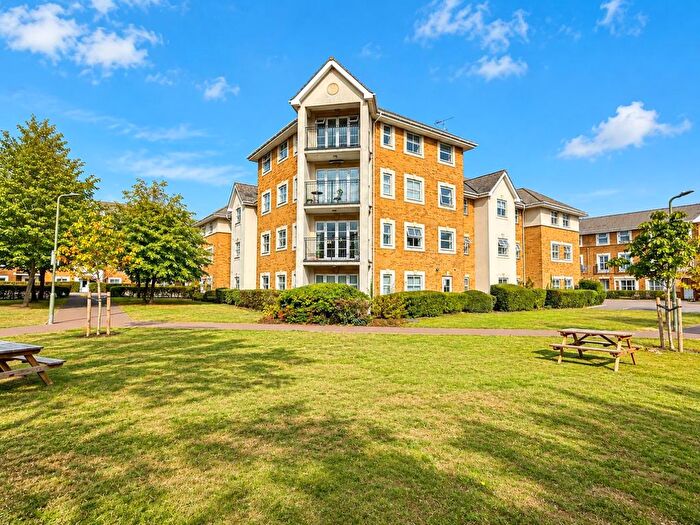 2 Bedroom Flat For Sale In International Way, Sunbury-On-Thames, TW16