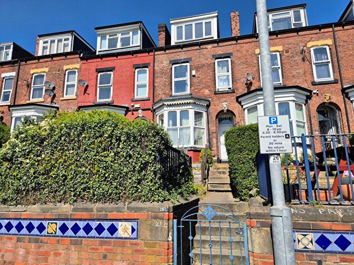 5 Bedroom Terraced House For Sale In Burley Road, Leeds, LS4
