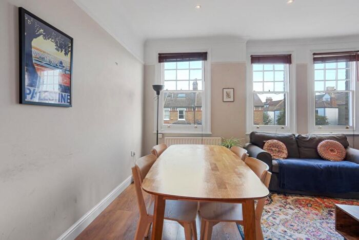 3 Bedroom Apartment To Rent In Tritton Road, London, SE21