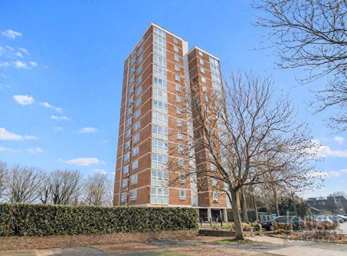 1 Bedroom Flat For Sale In Waterhouse Moor, Harlow, CM18