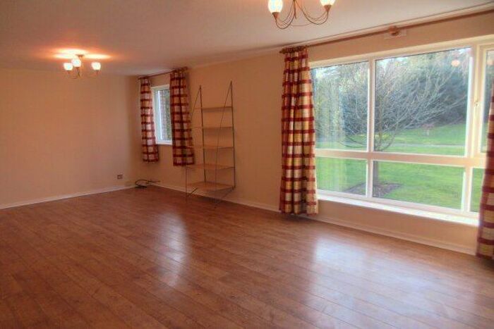 2 Bedroom Flat To Rent In Oak Hill Drive, Birmingham, B15
