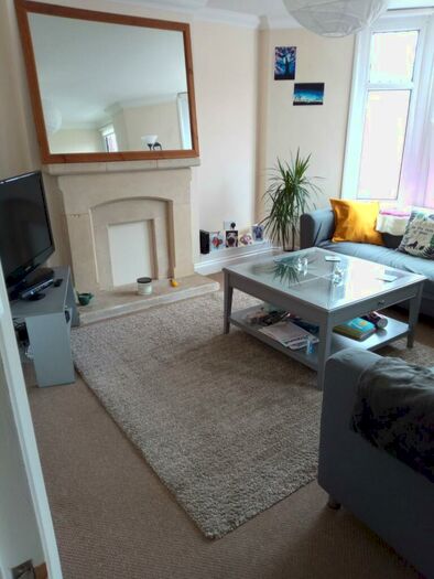2 Bedroom Apartment To Rent In Dogfield Street, Cardiff, CF24
