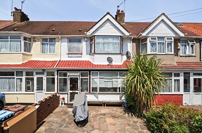 3 Bedroom Terraced House For Sale In Cheltenham Place, Kenton, HA3