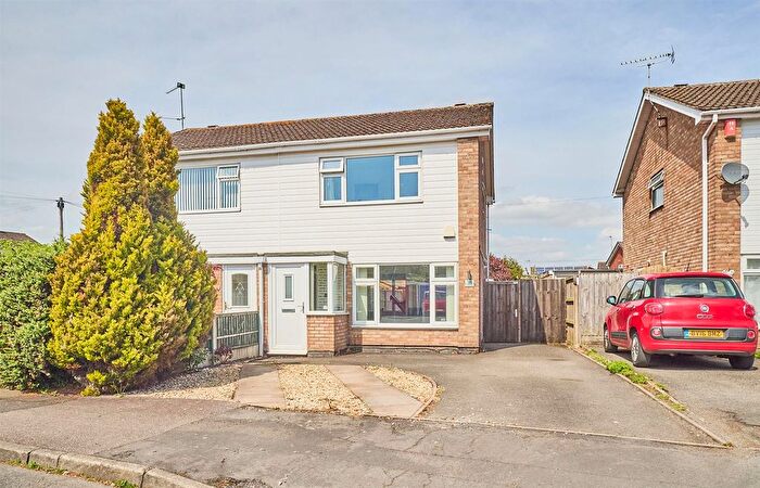 3 Bedroom Semi Detached House For Sale In Lochmore Drive, Hinckley, LE10