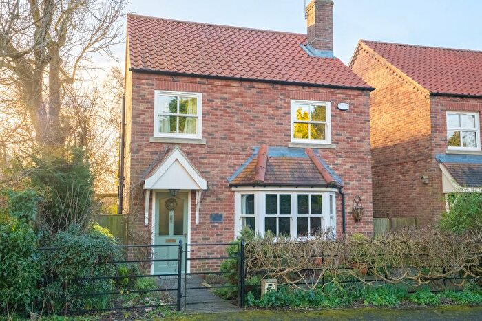 4 Bedroom Detached House For Sale In Main Street, Kelfield, York, YO19