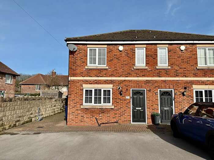 3 Bedroom Semi Detached House For Sale In Hutton Court, Armthorpe, Doncaster, DN3