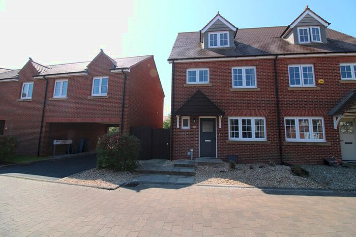 4 Bedroom Semi-Detached House To Rent In Hawknest Avenue, Fleetwood, FY7