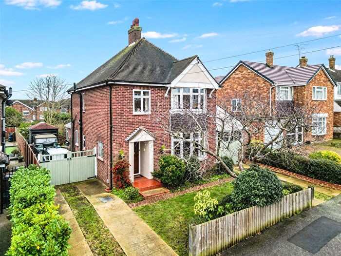 3 Bedroom Detached House For Sale In Gordon Road, Chelmsford, Essex, CM2