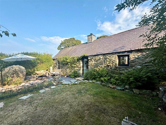 2 Bedroom Bungalow For Sale In Ffordd Tan Y Bryn, Amlwch, Isle Of Anglesey, LL68