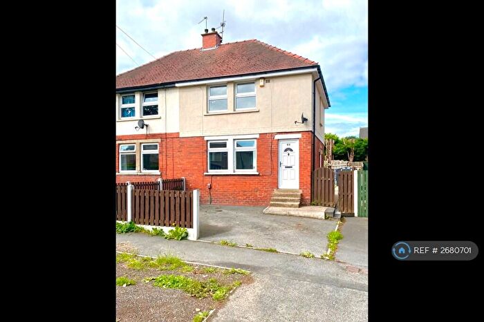 3 Bedroom Semi Detached House To Rent In Thackeray Road, Bradford, BD10