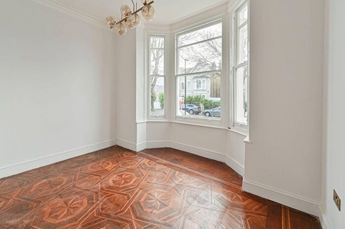 2 Bedroom Flat To Rent In Lewin Road, Streatham, London, SW16