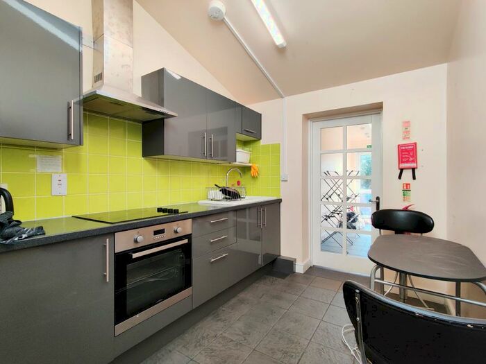 7 Bedroom Semi-Detached House To Rent In Cunningham Road, Norwich, NR5