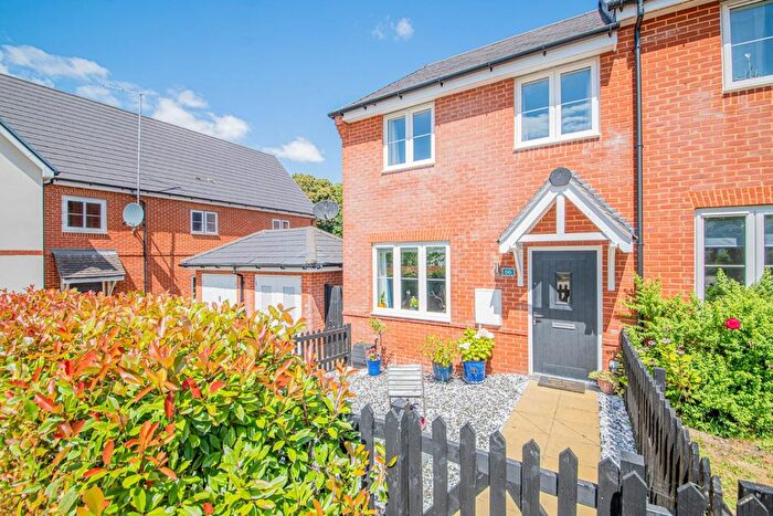 2 Bedroom End Of Terrace House For Sale In Chiltern Crescent, Fair Oak, Eastleigh, SO50