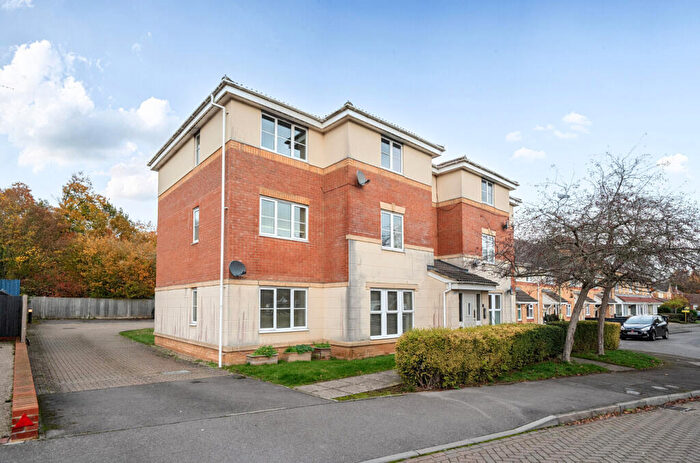 2 Bedroom Apartment For Sale In Yew Court, Hibiscus Crescent, Andover, SP10