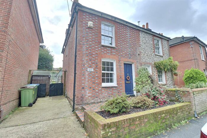 2 Bedroom Semi Detached House For Sale In North Wallington, Fareham, PO16