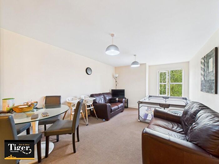 2 Bedroom Apartment For Sale In Woodlands View, Lytham St. Annes, FY8