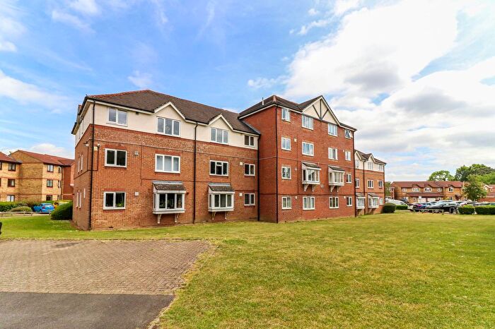 2 Bedroom Property For Sale In Pioneer Way, Watford, WD18