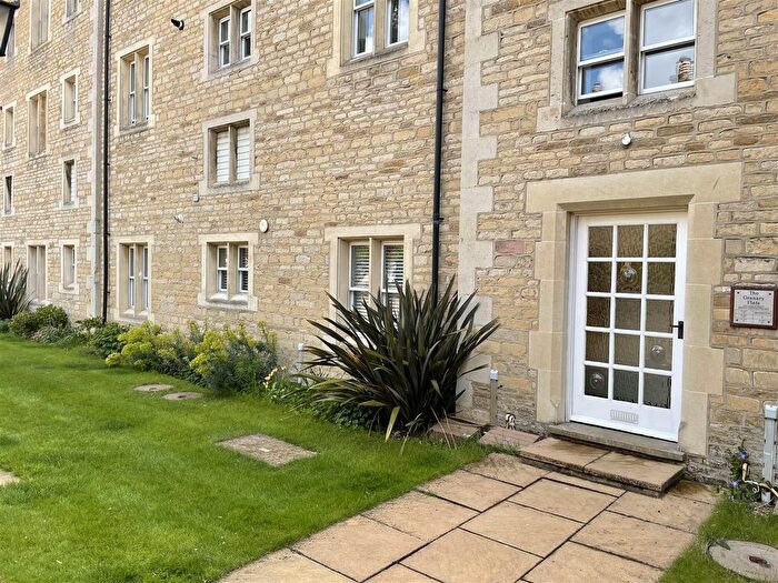 1 Bedroom Flat To Rent In High Street, Market Deeping, Peterborough, PE6