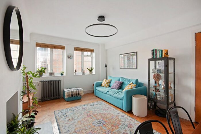 1 Bedroom Flat For Sale In Goldhawk Road, Stamford Brook, Hammersmith, W6