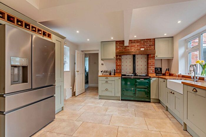 4 Bedroom Detached House For Sale In Stanford Dingley, Berkshire, RG7