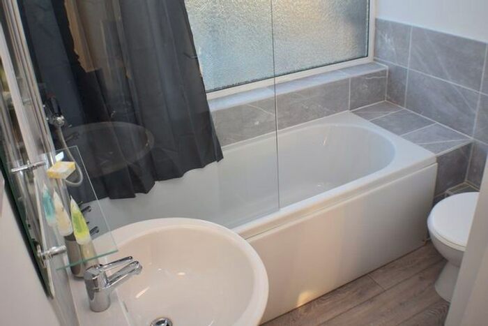 3 Bedroom Maisonette To Rent In Malting Square, Yaxley, Peterborough, PE7