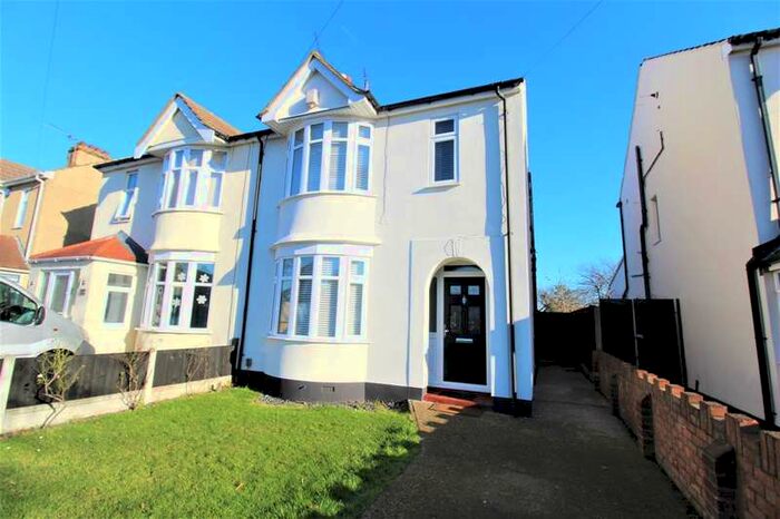 3 Bedroom Semi-Detached House To Rent In Premier Avenue, Grays, RM16