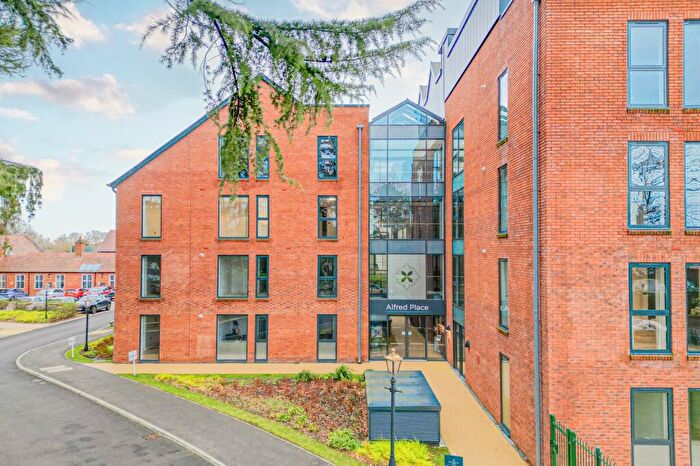 2 Bedroom Apartment For Sale In Blossomfield Road, Solihull, B91