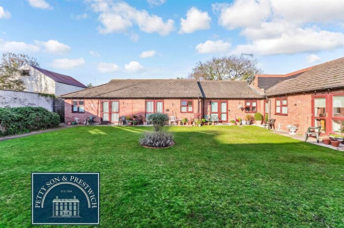 1 Bedroom Terraced Bungalow For Sale In Nightingale Lane, Wanstead, E11