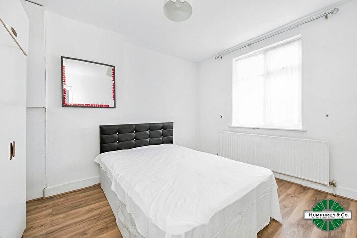 3 Bedroom Flat To Rent In Frinton Road, London, E6