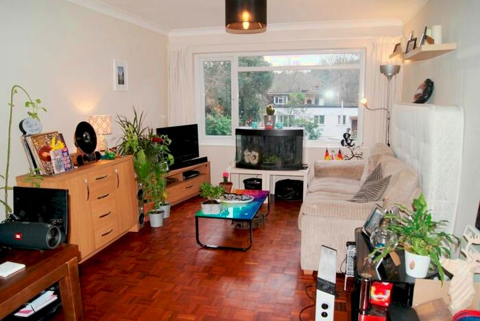 1 Bedroom Flat To Rent In Branksome Wood Road, Bournemouth, BH4