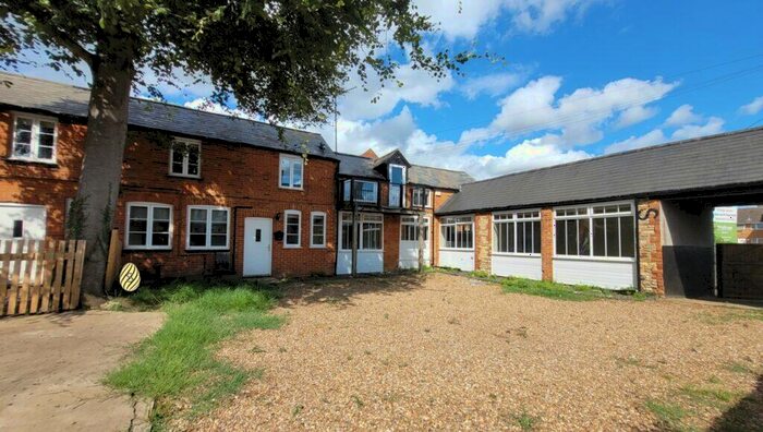 3 Bedroom Detached House To Rent In Banbury Road, Brackley, Northants, NN13